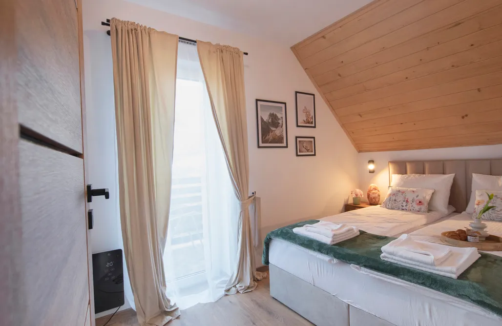 AlohaCamp MICHAŁÓWKA domek w górach przy lesie - Energylandia 3