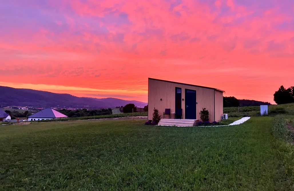 AlohaCamp accommodation AleWidok - domek z widokiem na Góry Sowie 4