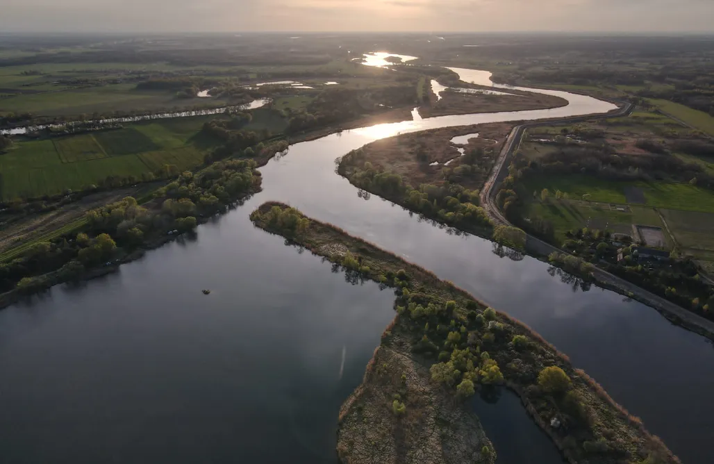 AlohaCamp accommodation Houseboat pływający dom Water Lady bez patentu motorowodnego 3
