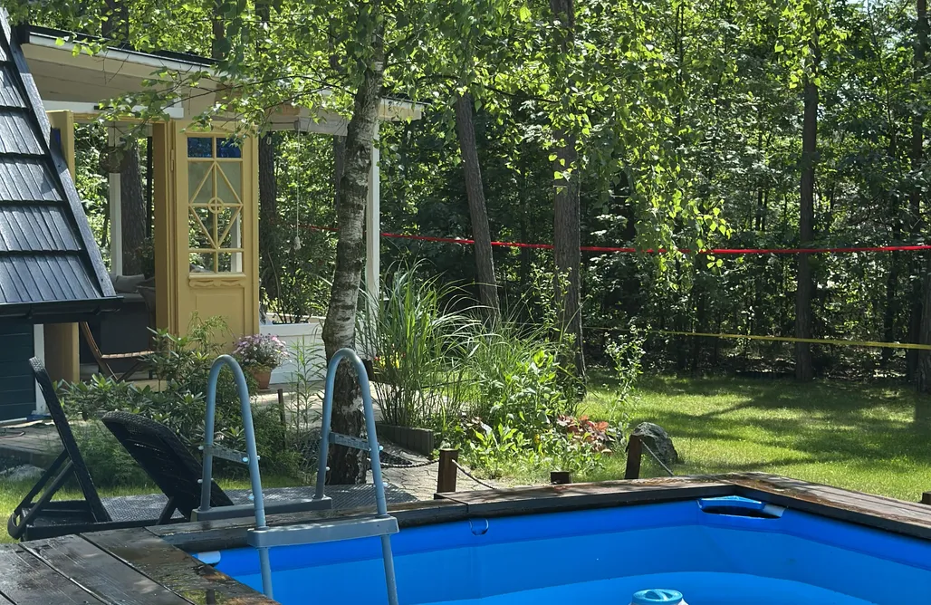 noclegi AlohaCamp Domek na Borze-sauna, basen dla dzieci, plac zabaw 4