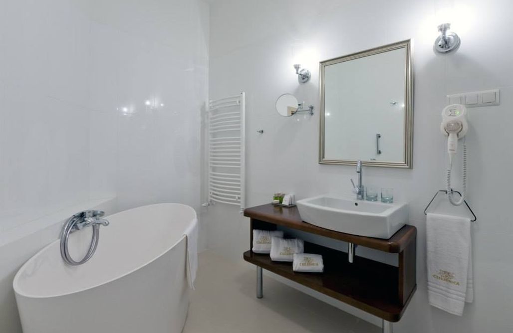 AlohaCamp Pałac Cieleśnica 3