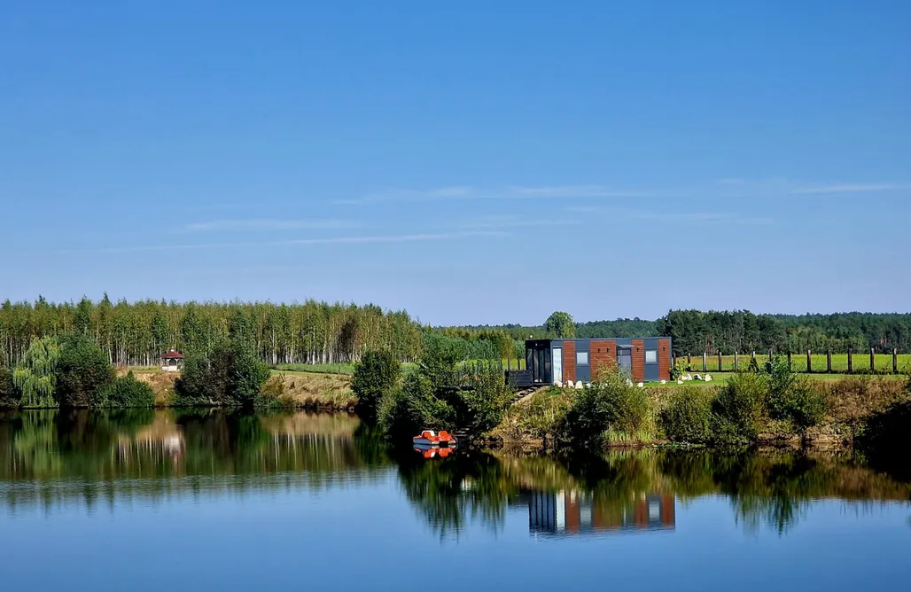 noclegi AlohaCamp  GRETA  - Domek modułowy nad stawem przy lesie  2