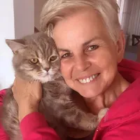 Antonina propietario Mech i Szyszka - domki z wagonu pocztowego i z drewna