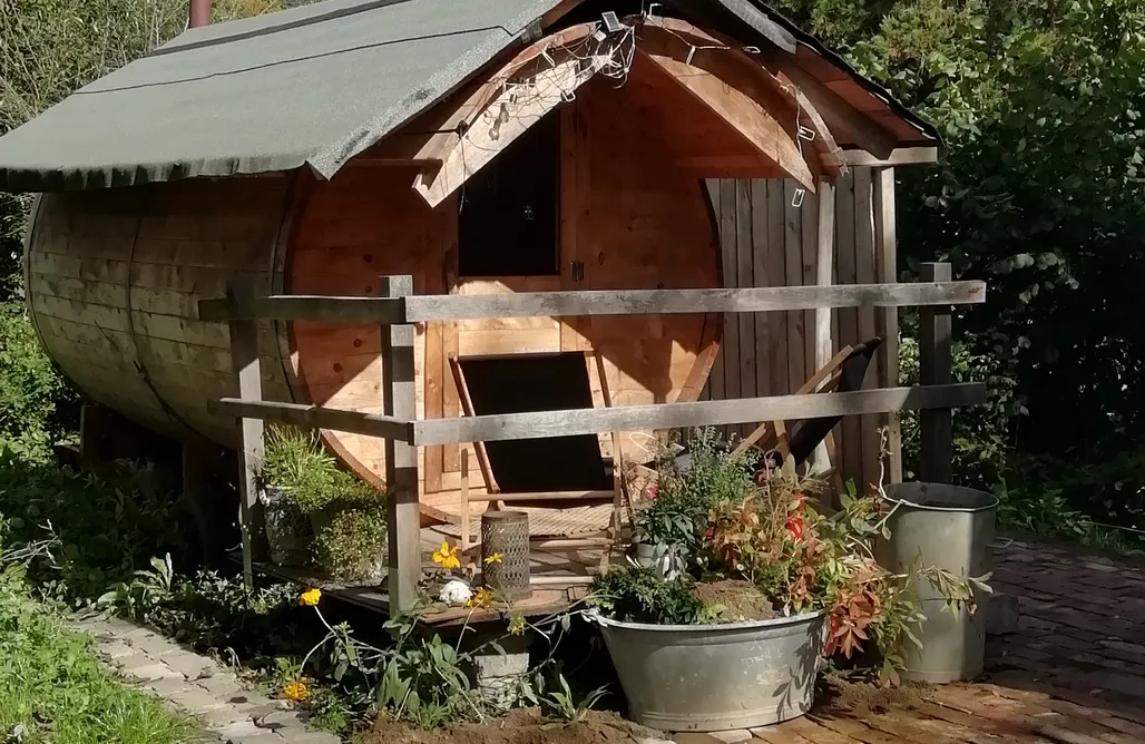 AlohaCamp accommodation Historischer Zirkuswagen "Sternenhimmel" mit Sauna 5