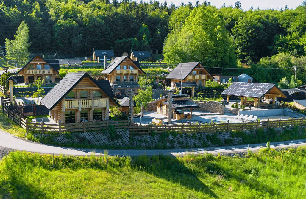 Góralskie Domki z Bali | Resort & Spa AlohaCamp