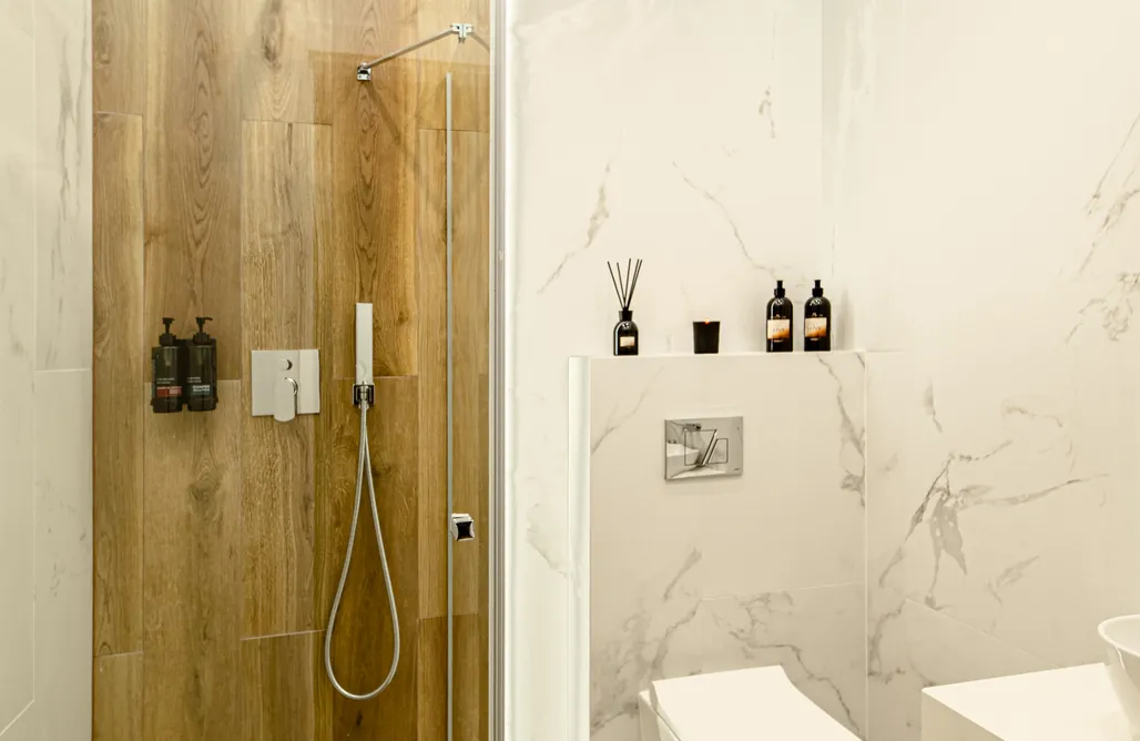 AlohaCamp Sowa Hill SPA | Pokój 101 – widok na góry, jacuzzi & sauna 1