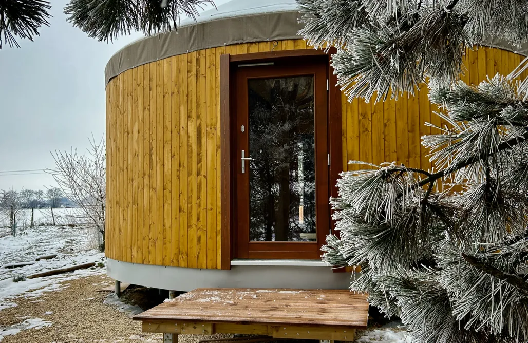 AlohaCamp accommodation Jurta na Jurze 5