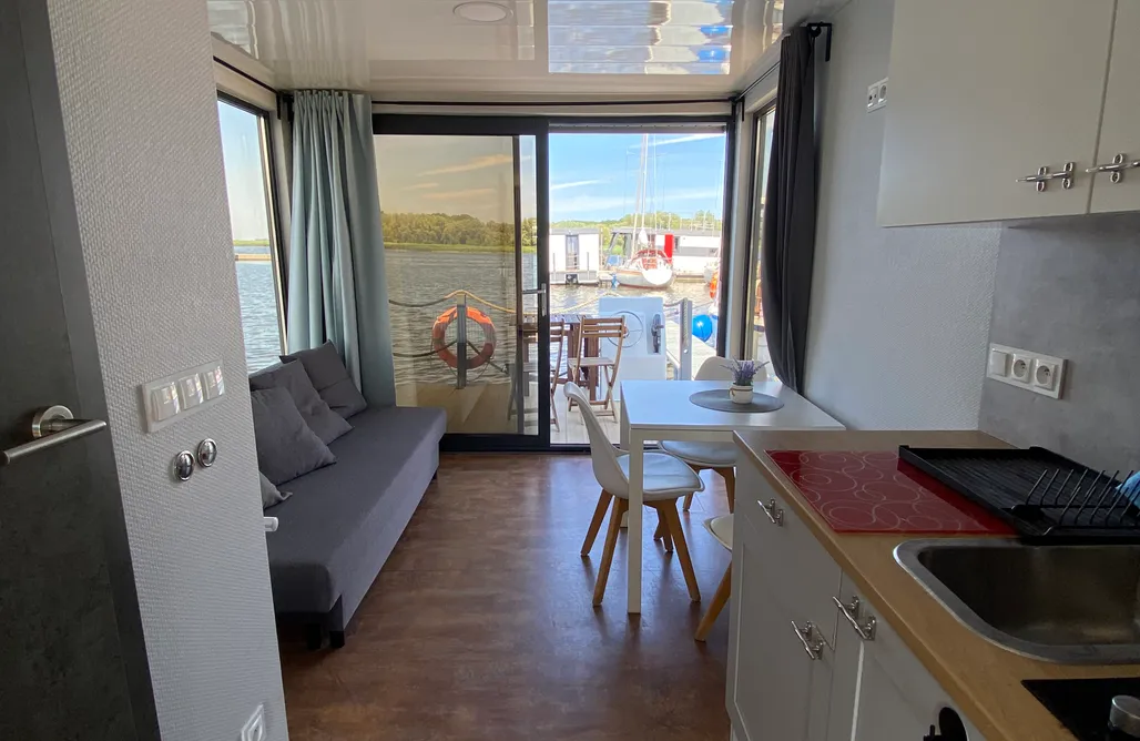 AlohaCamp Dom na wodzie Bugatti 4