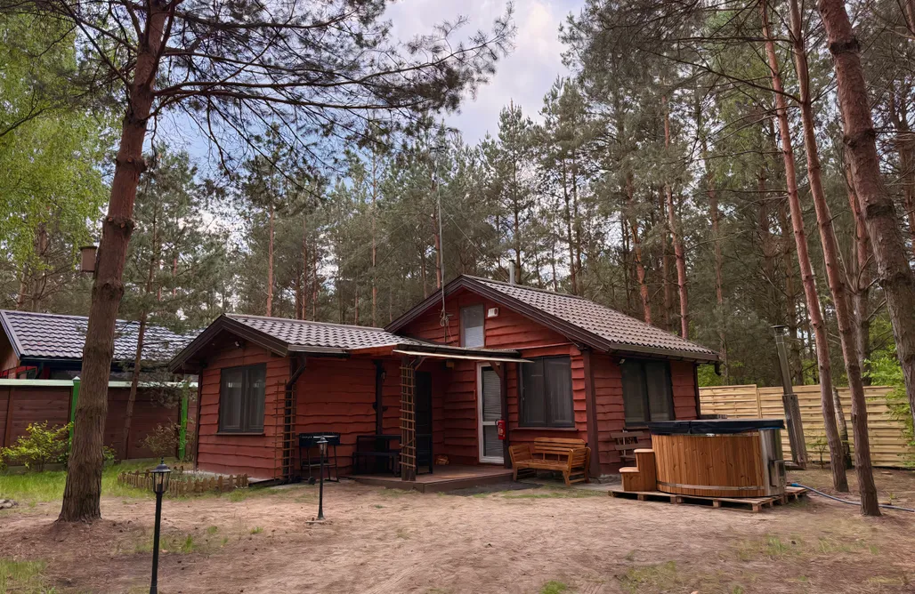 hebergement AlohaCamp Leśna Chata

 3