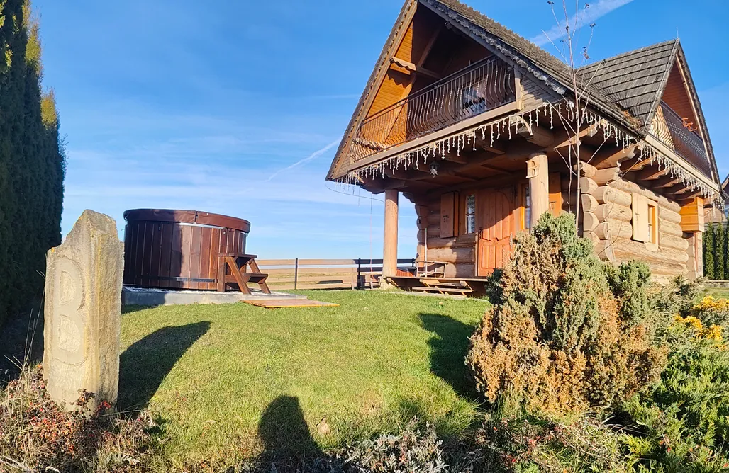 AlohaCamp Osada Koniówka domek B  1