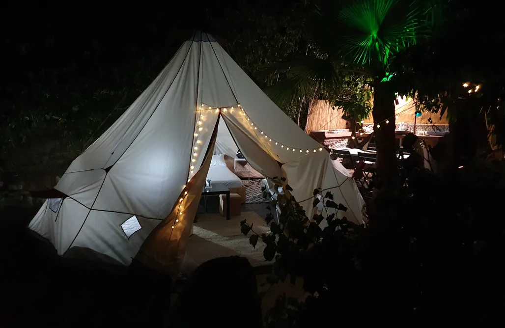 Hotel Burbuja Alicante BIO Glamping Gran Tipi eco tropical 3