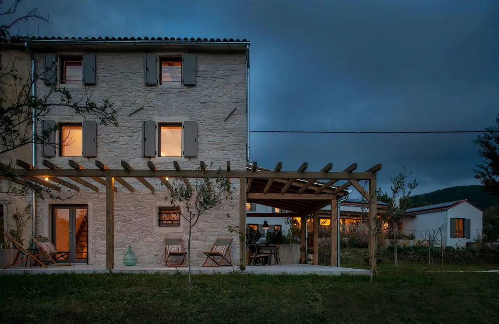Glamping Umbria Two villas in lush countryside near Motovun 3