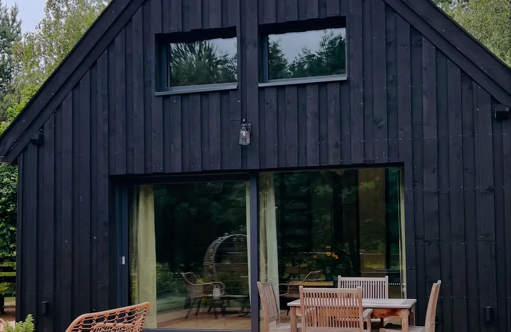 ubytovanie AlohaCamp Szuwarowe Domki na Mazurach: Domek w Poziomkach 1