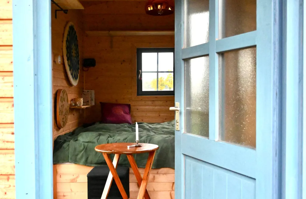 AlohaCamp Autarker Schäferwagen mit Kamin ganzjährig nutzbar 4