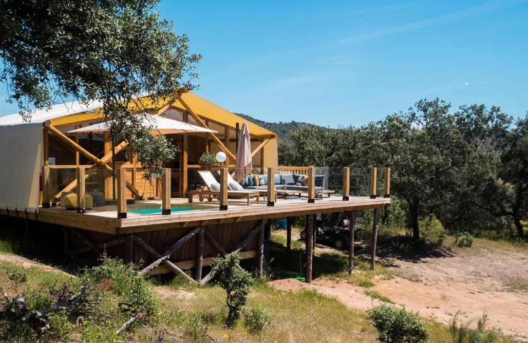 AlohaCamp Junior Suite 2