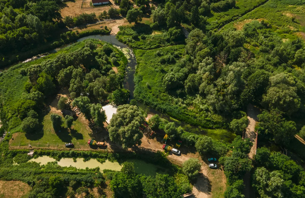 Pole Namiotowe Kaszuby Miejsce kamperowe - nad rzeką Wełną 3