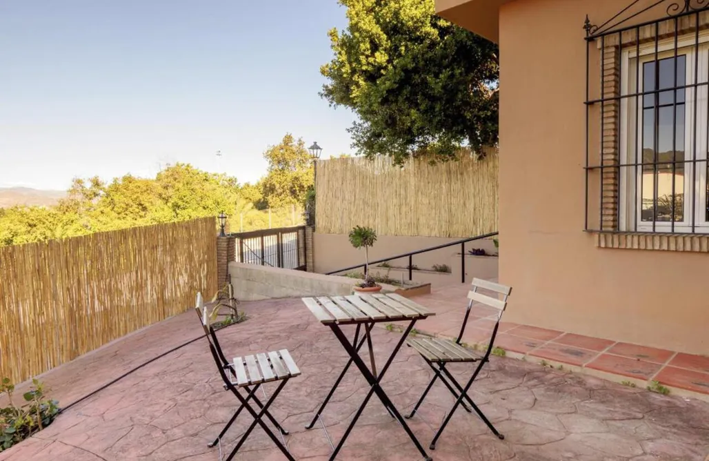 alojamientos AlohaCamp  Villa Plumaria de Alhaurín 1