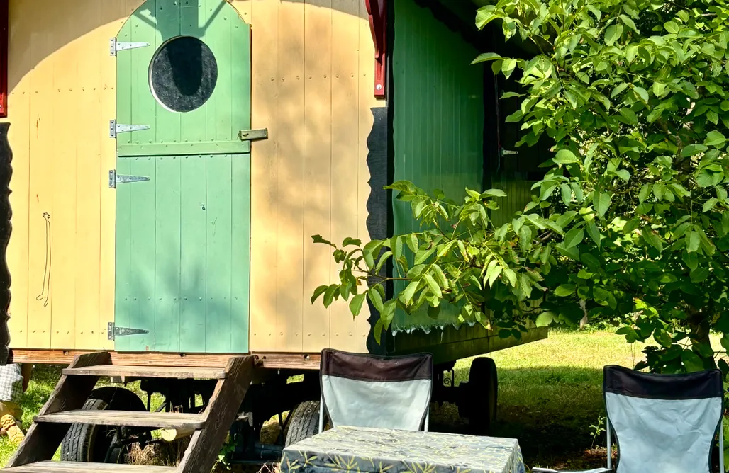 Cozy shepherd's hut AlohaCamp