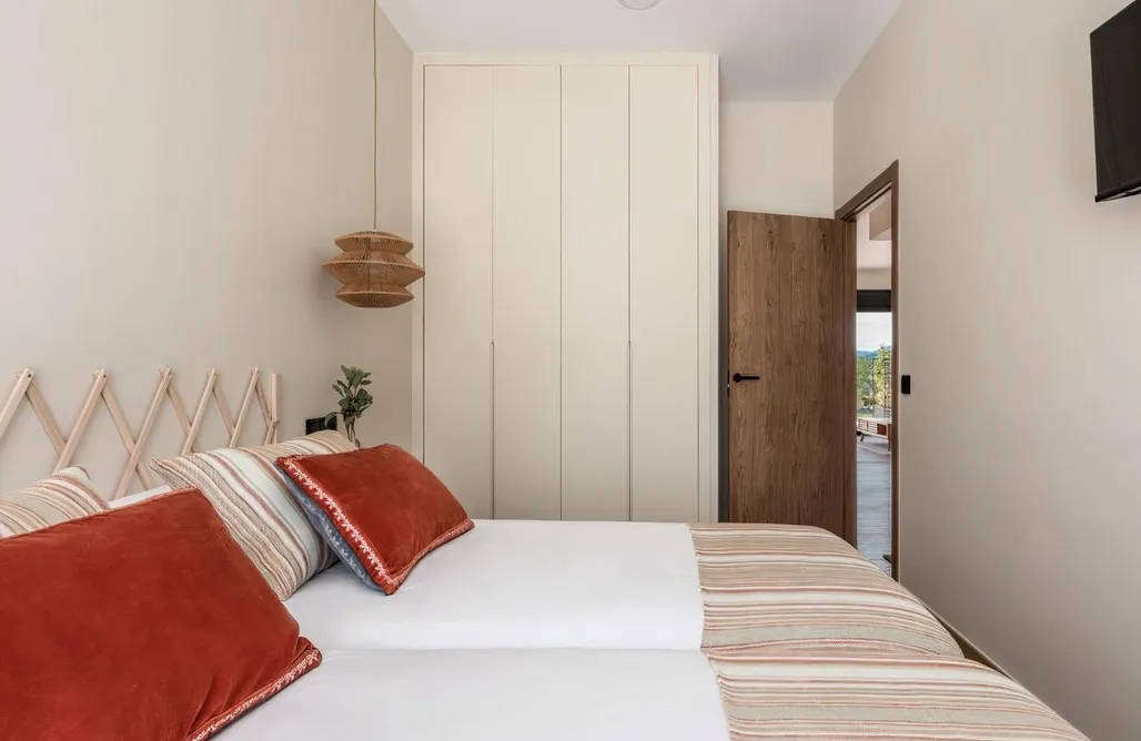 AlohaCamp Two-Bedroom Apartment with Terrace - 201 3