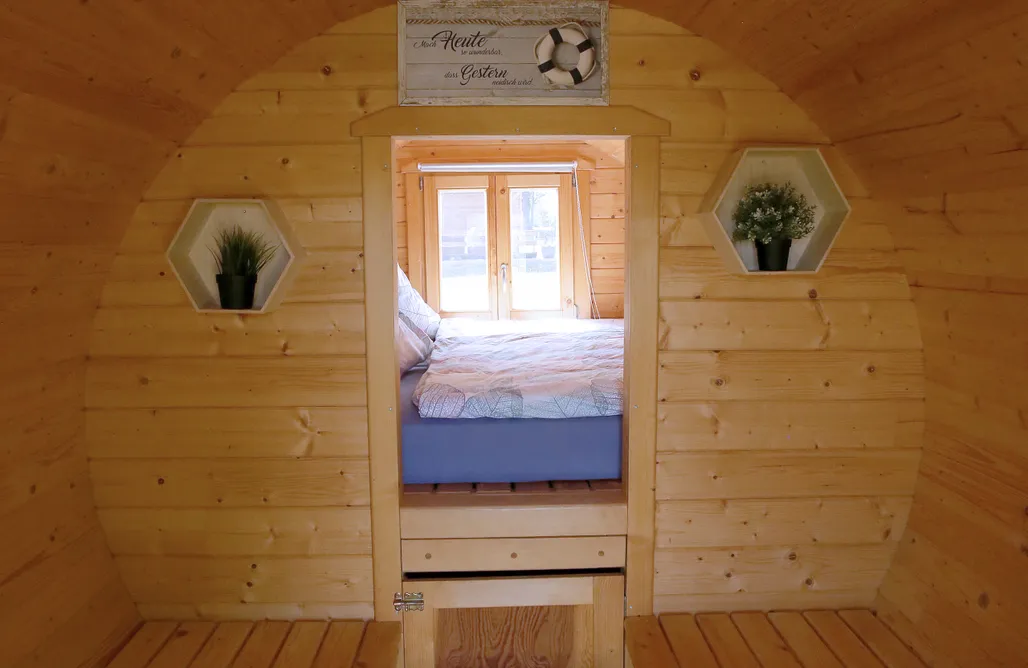 AlohaCamp Peenehof Köppen - Schlaffass "Hannah" 4