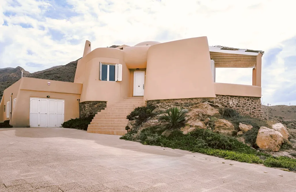 AlohaCamp accommodation Casa de la Media Luna  1