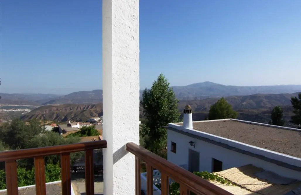 AlohaCamp Balcón de Válor: casa con porche 1