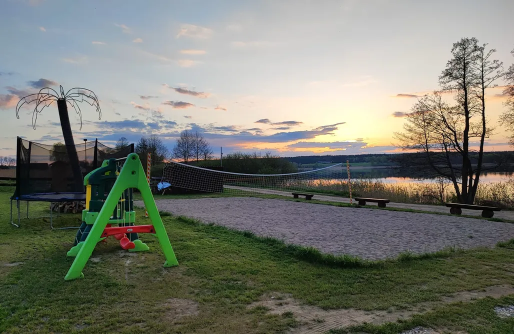 AlohaCamp Pole campingowe 1