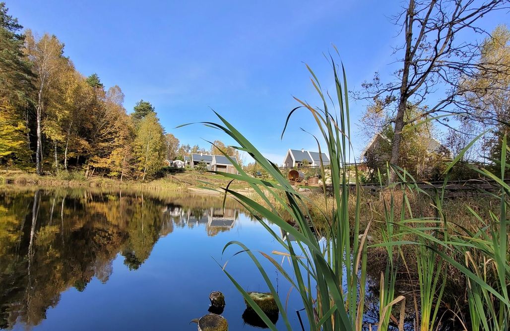 noclegi AlohaCamp Osada Skoczkowo domki z jacuzzi, sauną i balią nad jeziorem 5