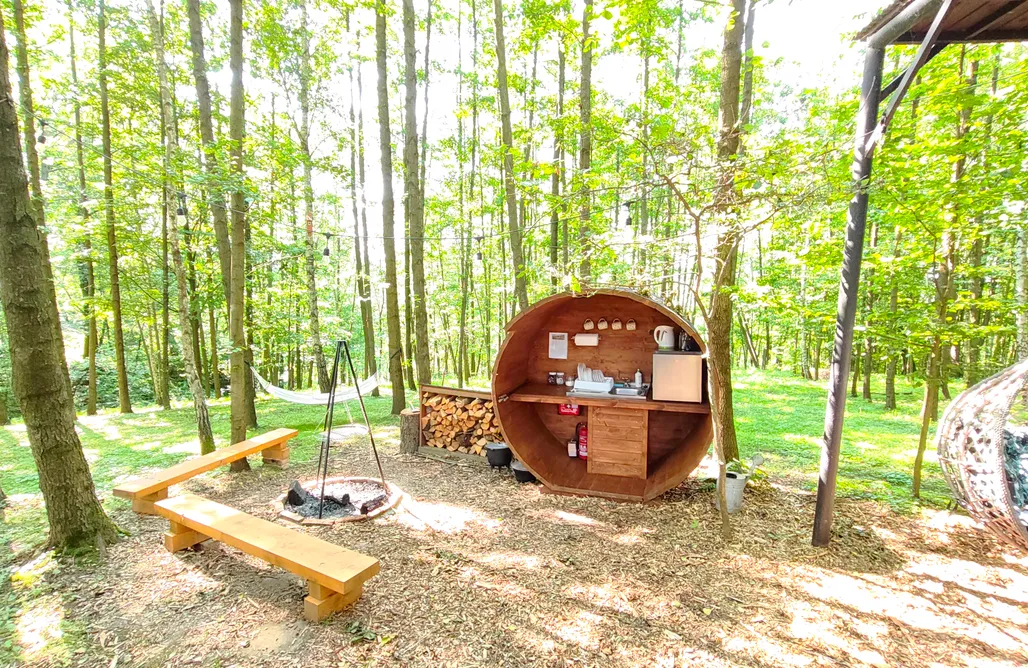 Leśne Spanie Glamping domek na drzewie  AlohaCamp