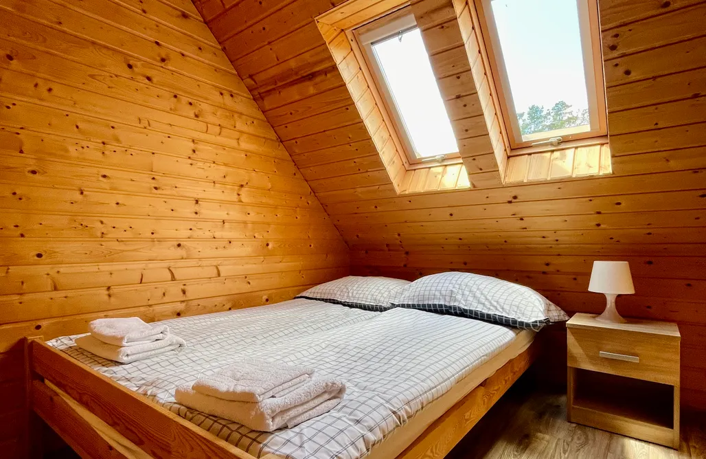 AlohaCamp ( 6) U Marcjana - domki nad jeziorem na Kaszubach, balia i sauna w lesie  4