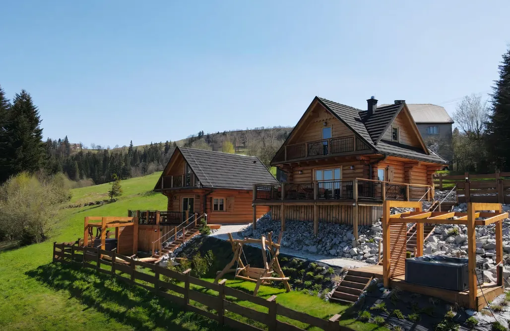 AlohaCamp.com 🌲 + opolskie Świerkowe Chatki w Koniakowie 2