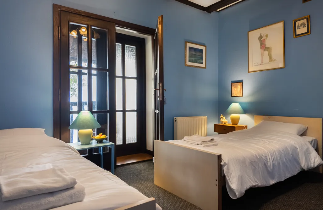 AlohaCamp Dwór - Czteroosobowy Pokój 3