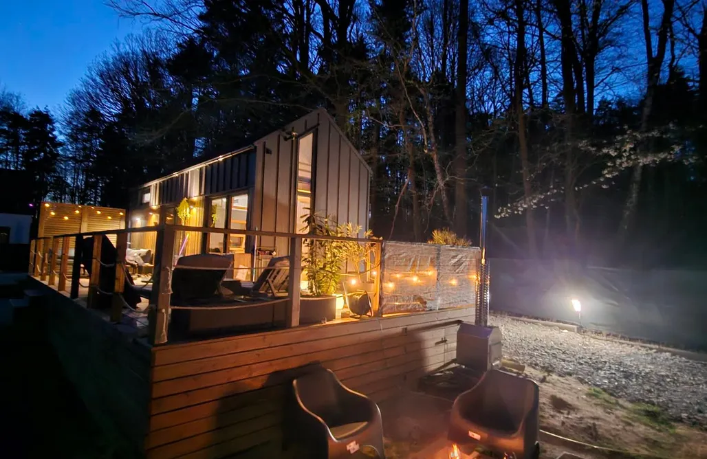 AlohaCamp accommodation Tiny House Okno na Beskidy 4