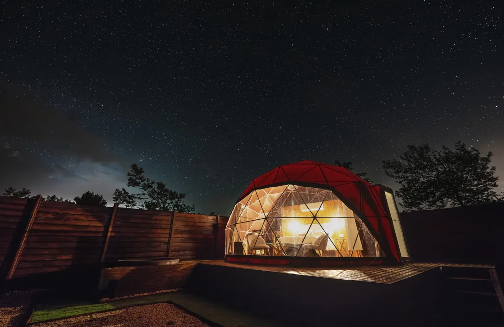 alojamientos AlohaCamp DOMADE Glamping Dome 4