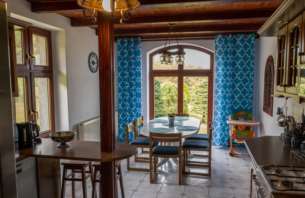 Dom na wzgórzu z widokiem na jezioro z balią i sauną AlohaCamp