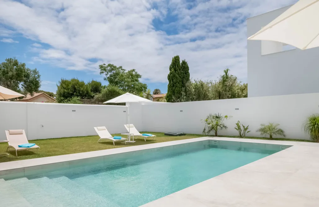 AlohaCamp accommodation Elena Sea Villa 3