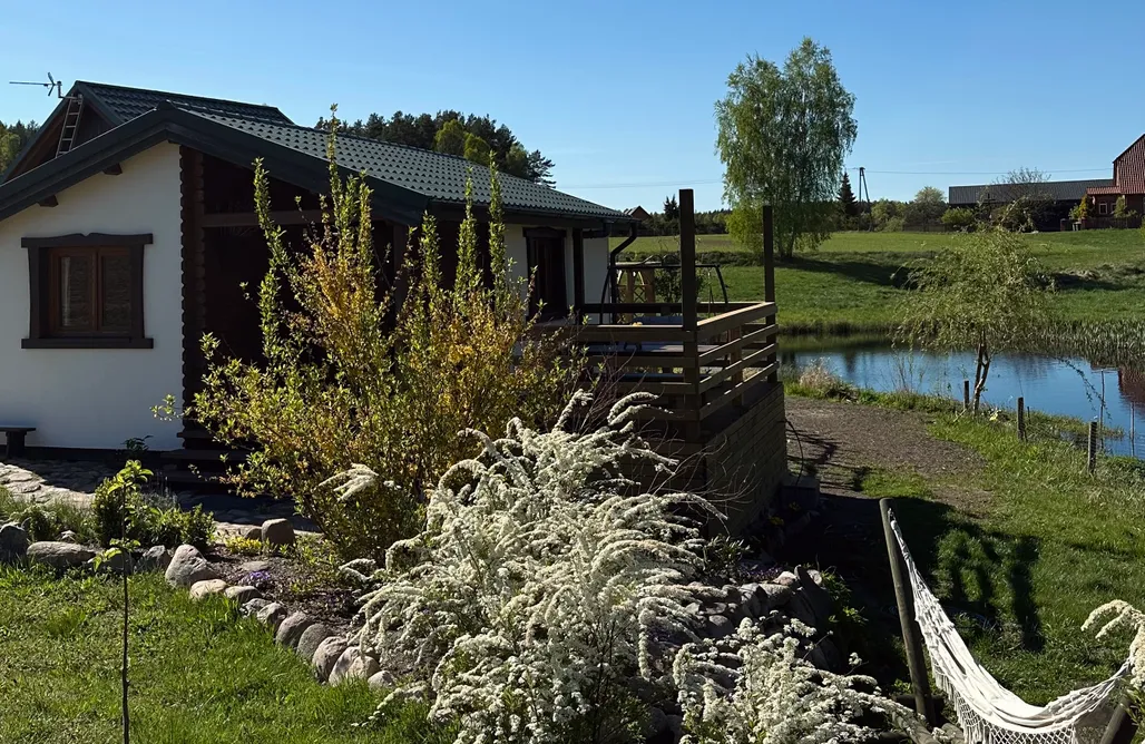noclegi AlohaCamp Domek nad stawem Uroczysko 4