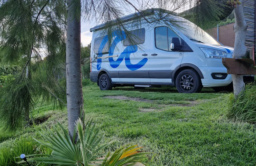 Camping Sevilla Jardin privado para camper/autocaravana con vistas al Estrecho. 1