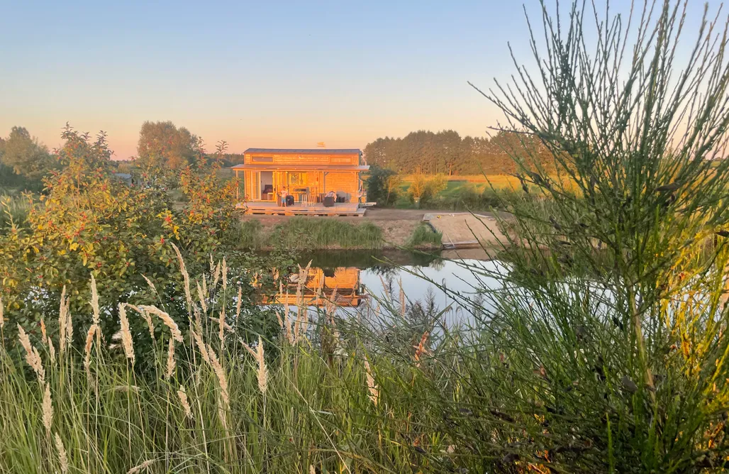 alojamientos AlohaCamp TinyHouse z tarasem nad wodą w urokliwym miejscu 5