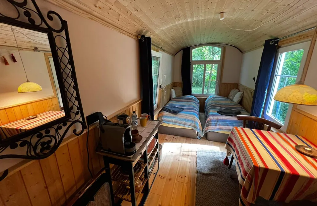 AlohaCamp Bauwagen mitten in der Natur 2