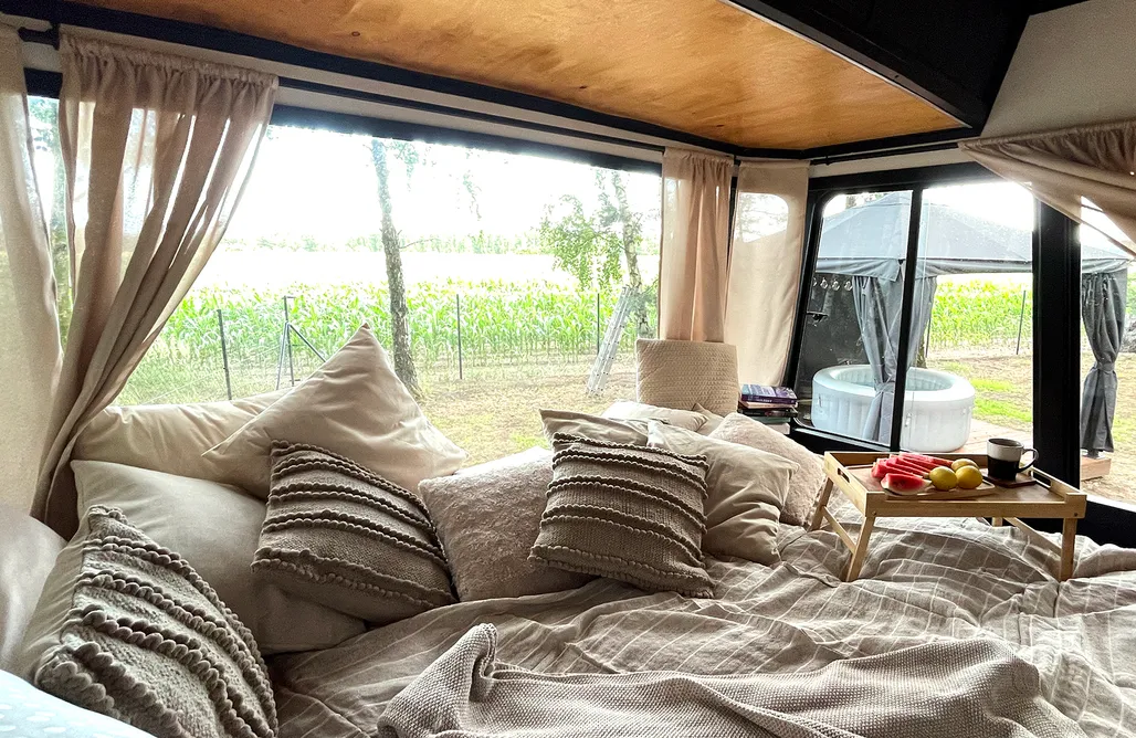 AlohaCamp DOM.LAS & BUS 4