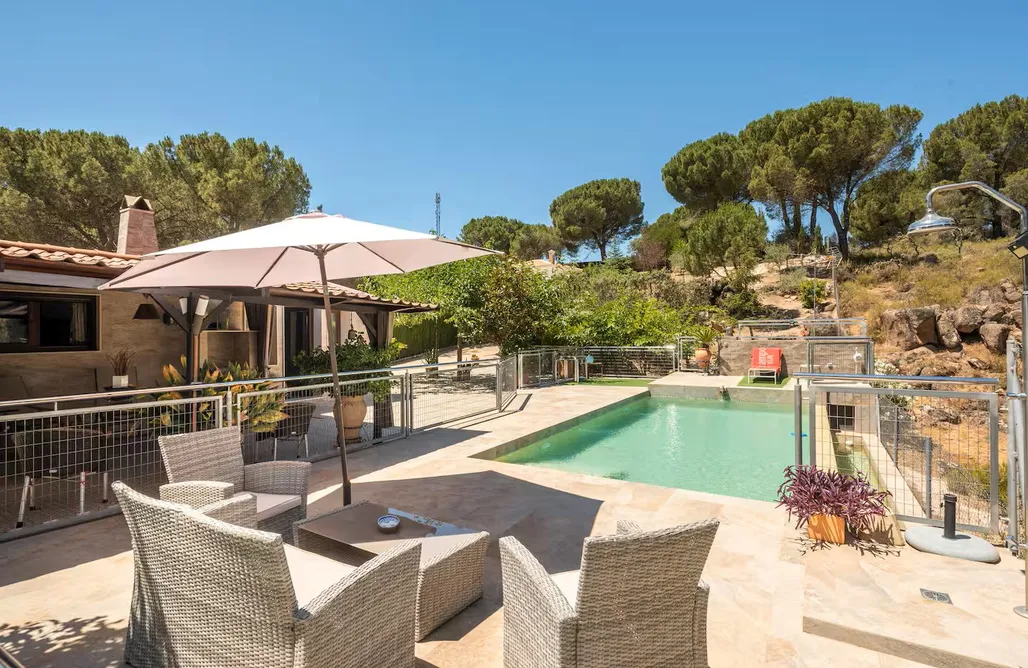 Turismo Rural Cabaña de madera junto al lago Las Jaras 2