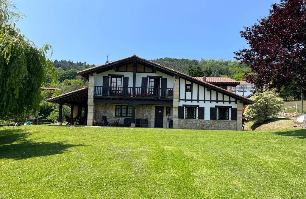 Glamping Pais Vasco Caserío Artizarra  3