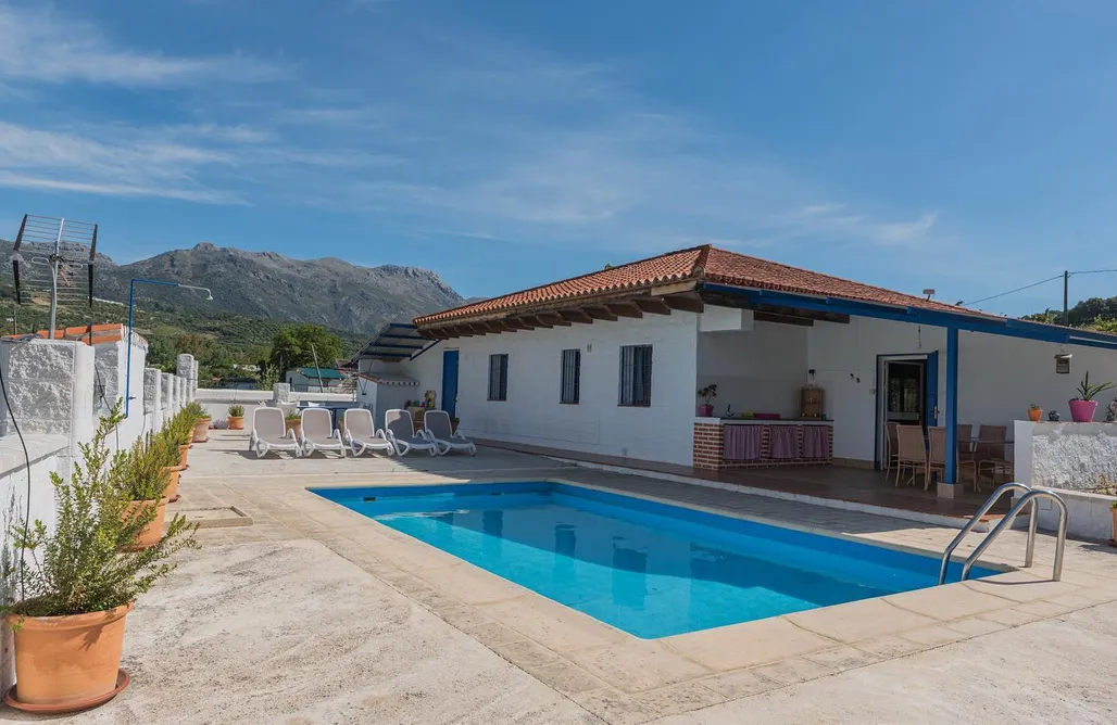 Alojamiento en Algodonales Casa Rural Allaenfrente 2