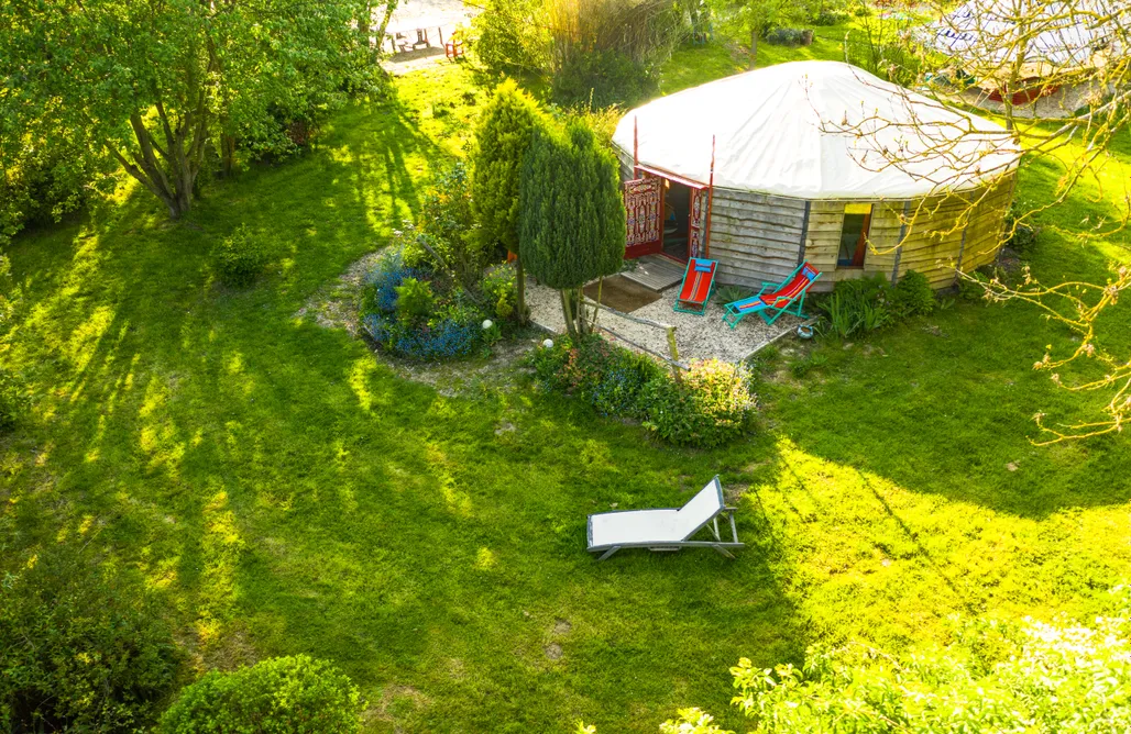 Location Vacances Normandie Yourte Rouge contemporaine 1