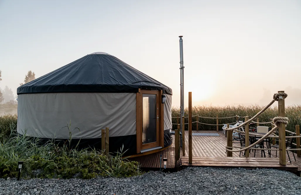 Pole Namiotowe Wetlina Glamping, Jurty i Namioty na wodzie Pstrągowo 2