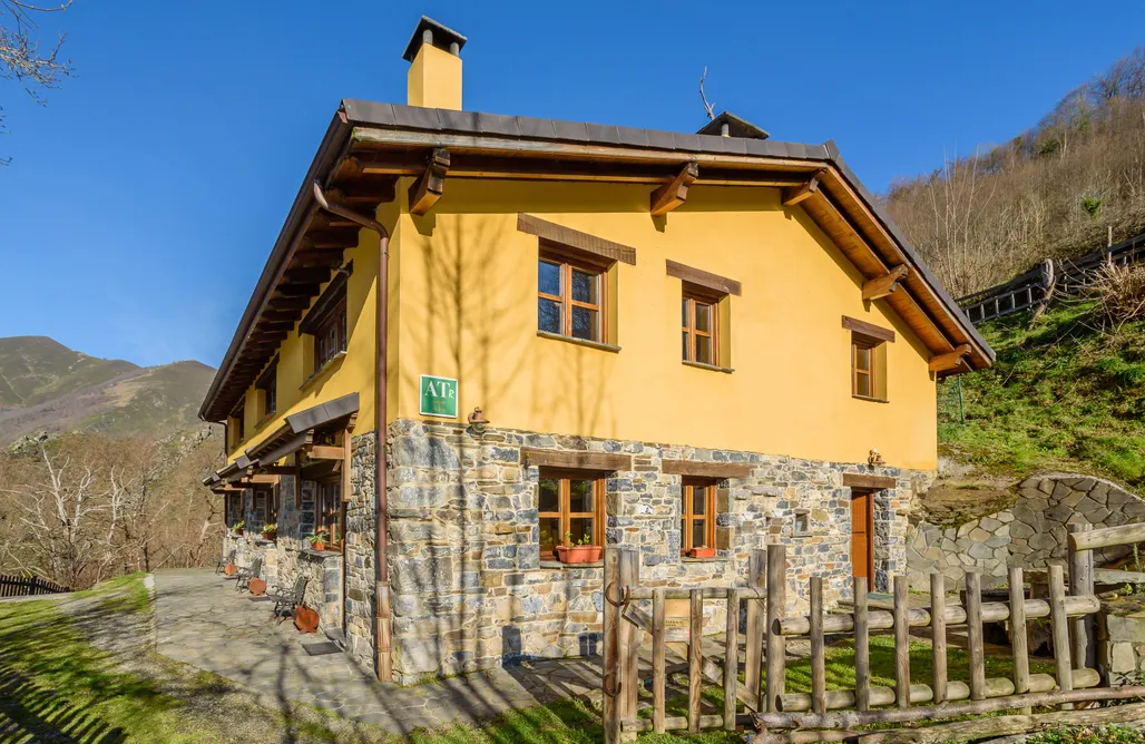 Alojamientos en Asturias Casa Rural Llananzanes 3