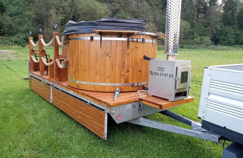 noclegi AlohaCamp Domek z jacuzzi Pod Starym Dębem 1