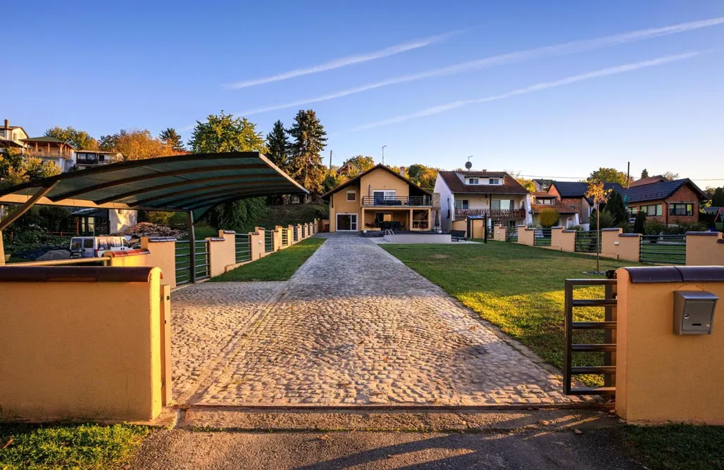 Villa Aljmaš AlohaCamp