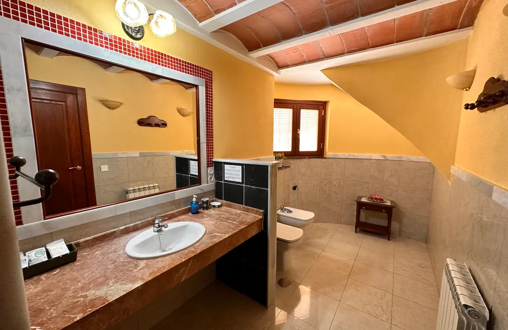 AlohaCamp Cueva de 3 dormitorios y 2 baños 1